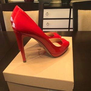 Patent Leather Prada pumps - size 37.5
